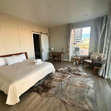 Canyon Oasis Suite With Grand Mesa View ビッグ・ウォーター エクステリア 写真