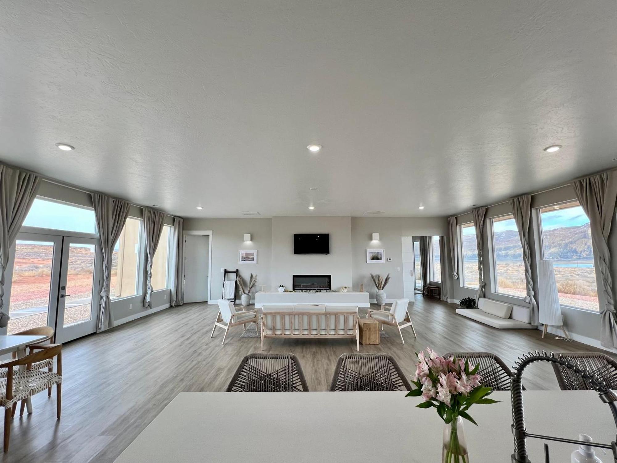 Canyon Oasis Suite With Grand Mesa View ビッグ・ウォーター エクステリア 写真