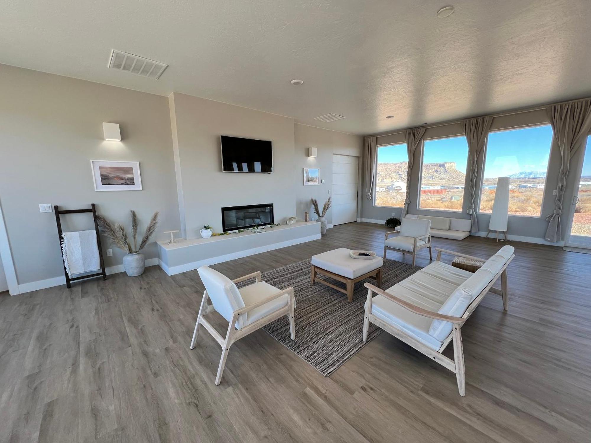 Canyon Oasis Suite With Grand Mesa View ビッグ・ウォーター エクステリア 写真